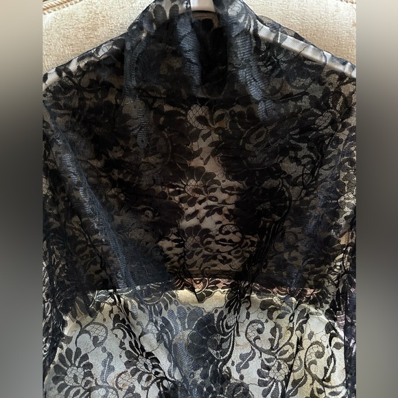 Gorgeous and Rich Looking Echo Lace Shawl NWOT - Picture 7 of 9